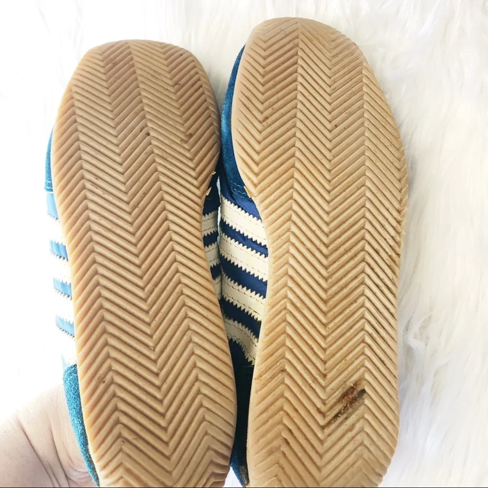 Vintage-inspired Blue White Cheetah Lace Up Sneakers Sz 5 (Runs Big) - Picture 7 of 8